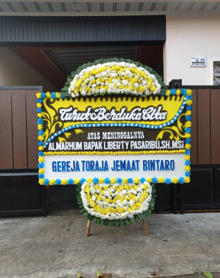 Papan Bunga Duka di Pundungsari